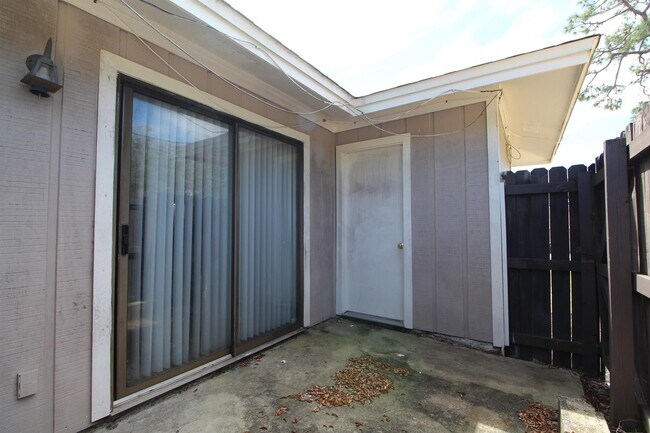Building Photo - 5209 Char Bar Dr-