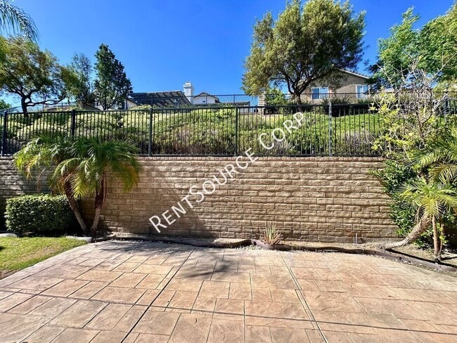 Building Photo - 27912 Mariposa St