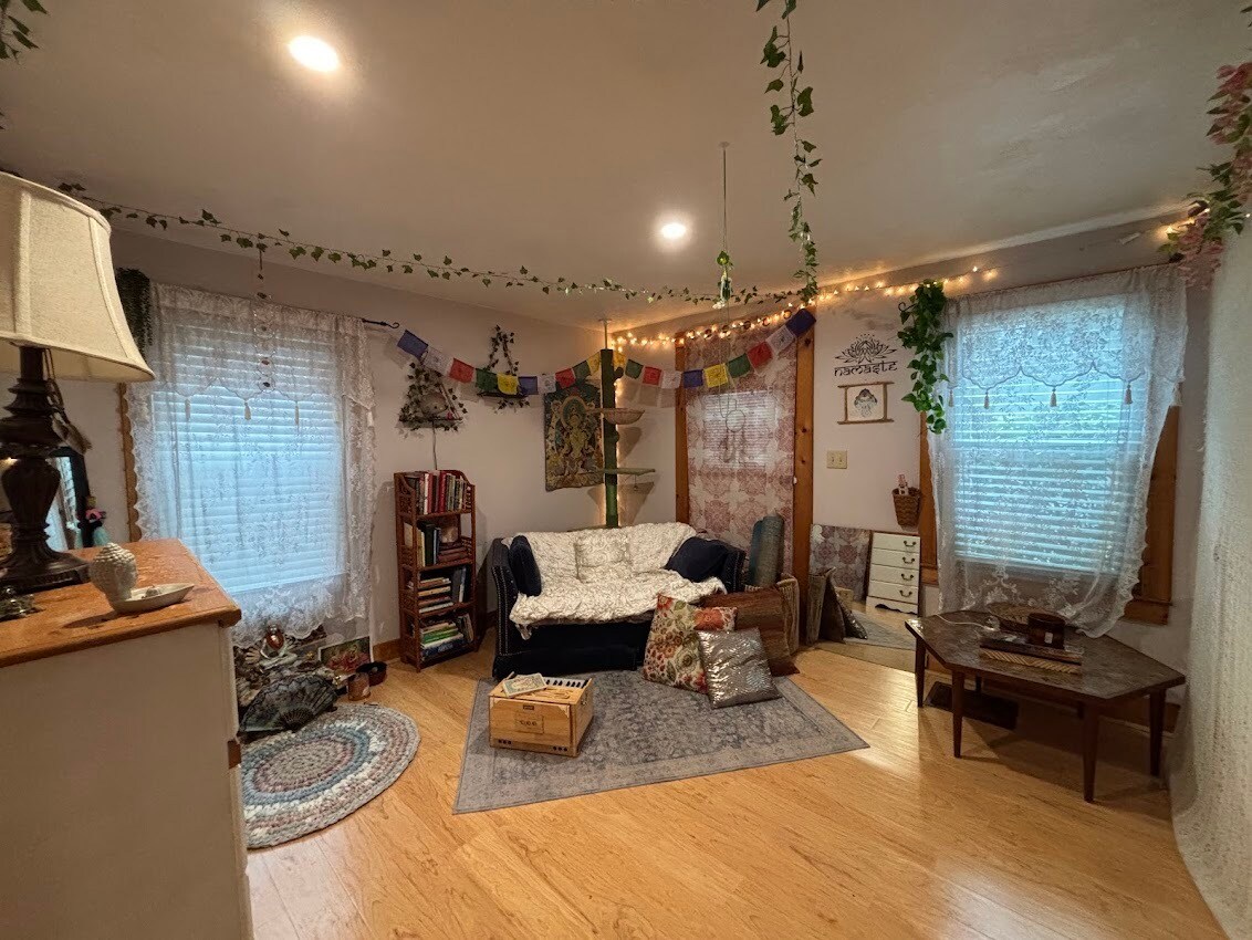 Building Photo - 98 Forge Village Rd