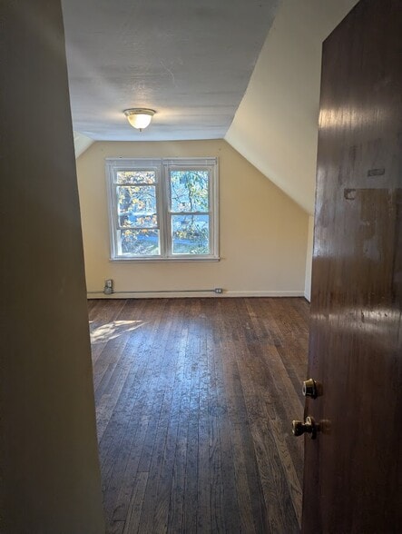 Building Photo - 4081 Clifton Ave