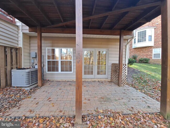 Building Photo - 7738 Heritage Woods Way