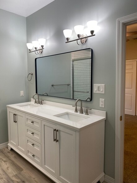 Building Photo - 625 Asilo