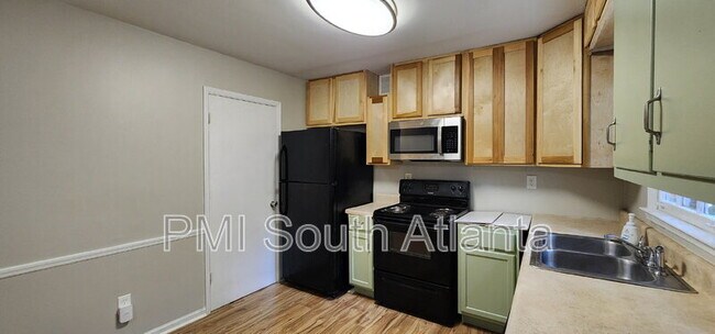 Building Photo - 834 Ridge Ave