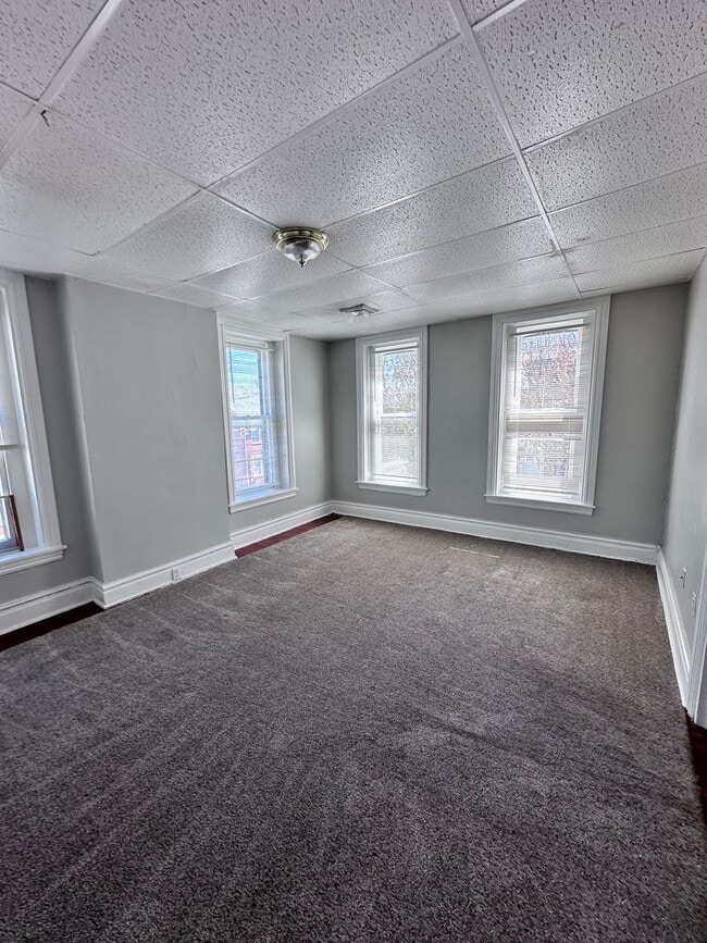 Building Photo - 2 W Stiegel Street