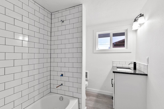 Building Photo - 1027 S Beeman St