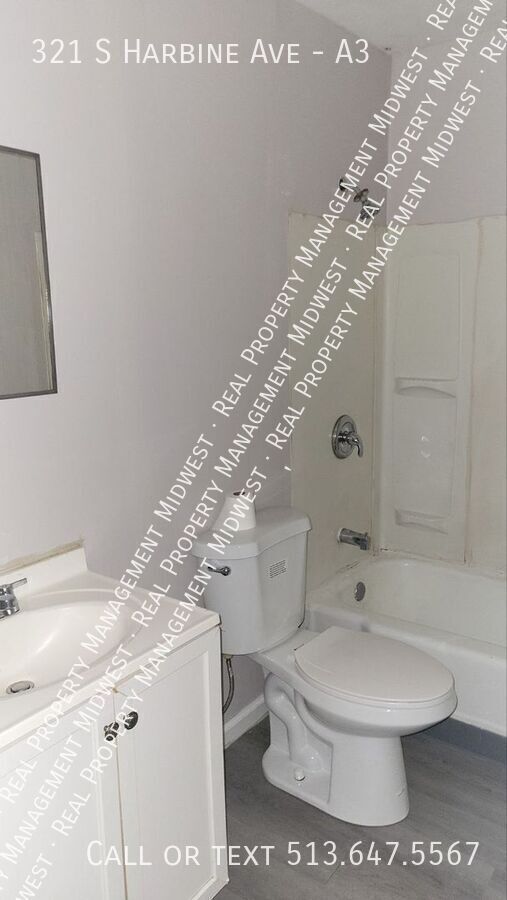 Building Photo - 321 S Harbine Ave