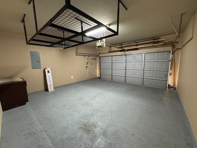 Building Photo - 24423 Hampton Lakes Dr