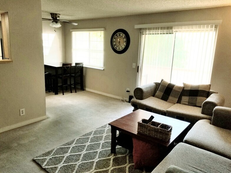 Building Photo - 616 S Hardy Dr