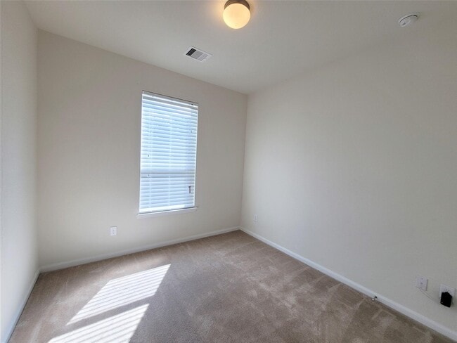 Building Photo - 1128 Swinford Ct