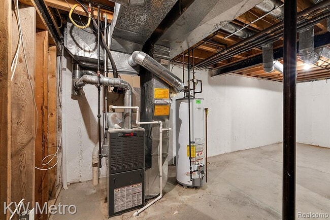 Building Photo - 5652 Drake Hollow Dr E