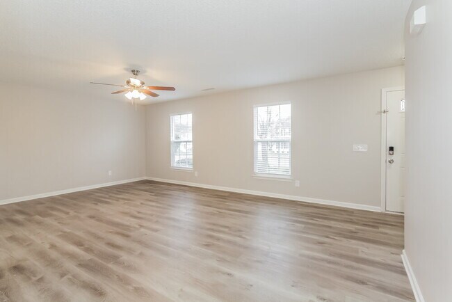 Building Photo - 11123 Sandboar St