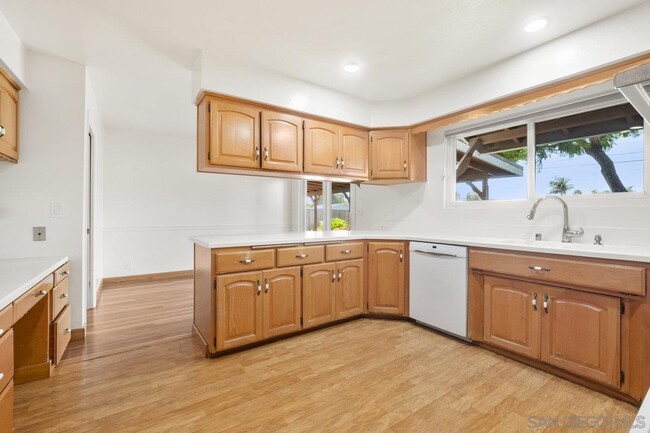 Building Photo - 3752 Alta Loma Dr