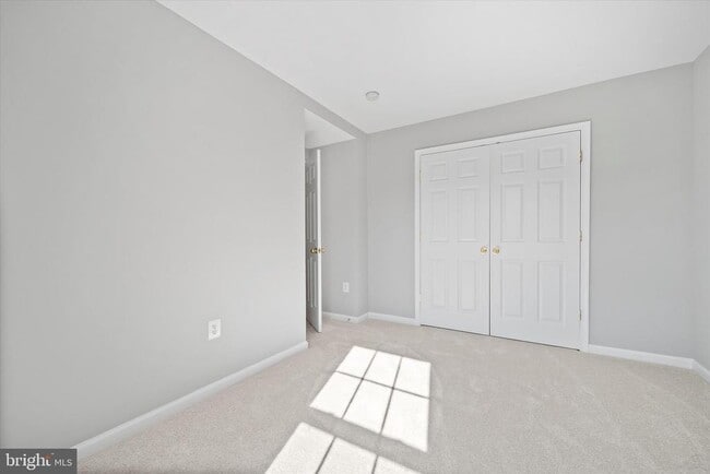 Building Photo - 103 Holmes St