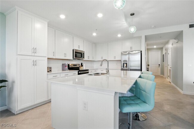 Building Photo - 14161 Heritage Landing Blvd