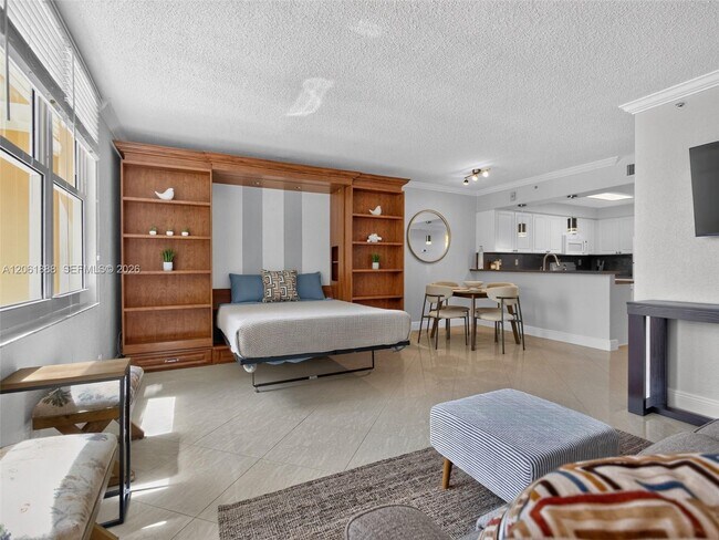 Building Photo - 2501 S Ocean Dr
