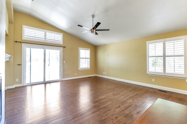 Building Photo - 4825 W 127th Pl