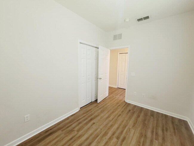 Building Photo - 2770 Weaver Dr