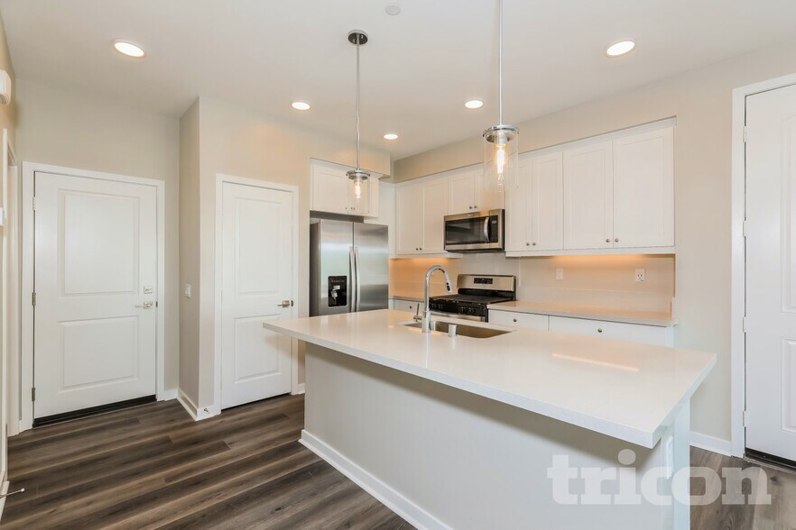 Building Photo - 36409 Amigos Ct