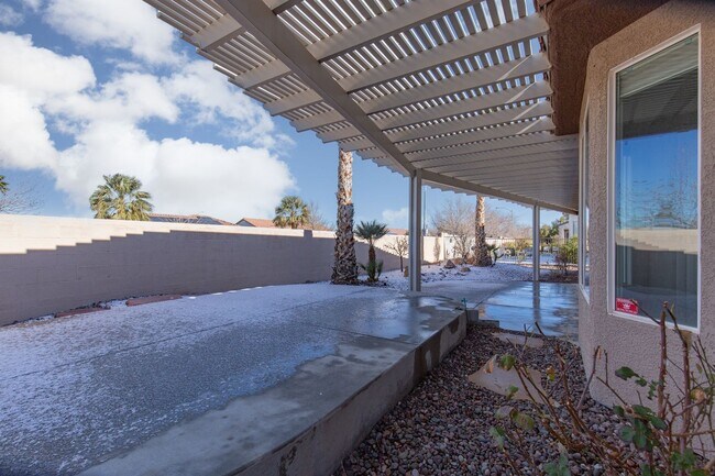 Building Photo - Beautiful Home With Casita in Sun City Anthem