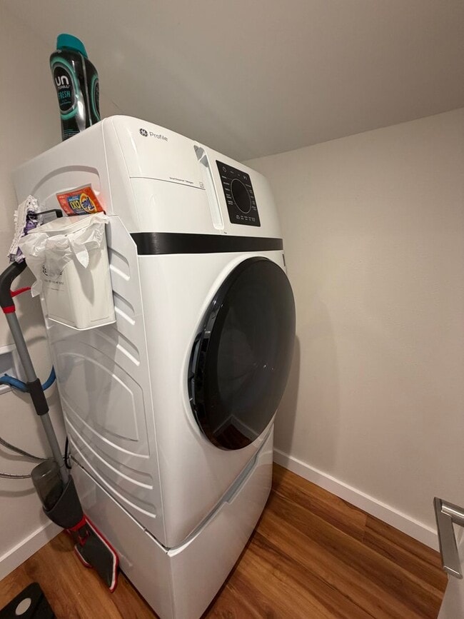 Building Photo - Furnished 4 Bedroom 3.5 Bathroom Whites Sands Beach