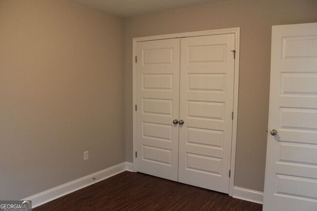Building Photo - 7040 White Pine Ave