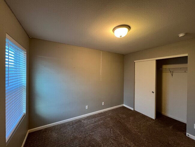 Building Photo - 19618 T St