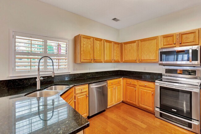 Building Photo - Elegant Living in the Heart of Seaside Farms