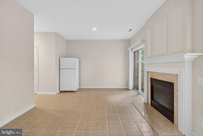Building Photo - 1055 Lexus Way