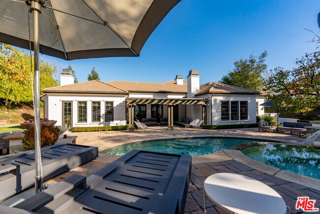 Building Photo - 25400 Prado De Las Peras