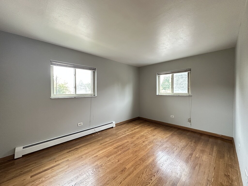 Building Photo - 1639 Oakwood Ave