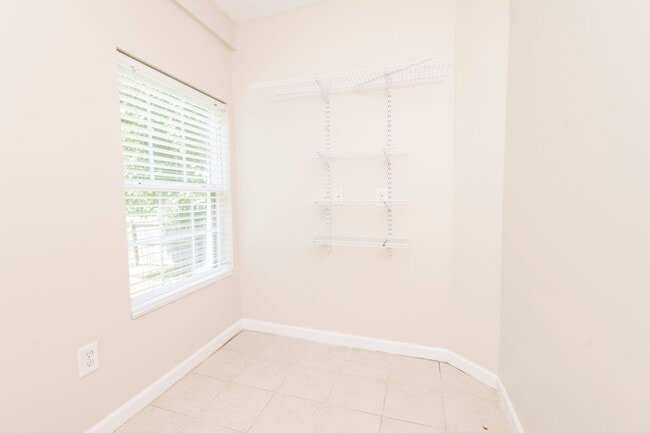 Building Photo - 3 Bedroom Home with Spacious Back yard Close to NCSU!