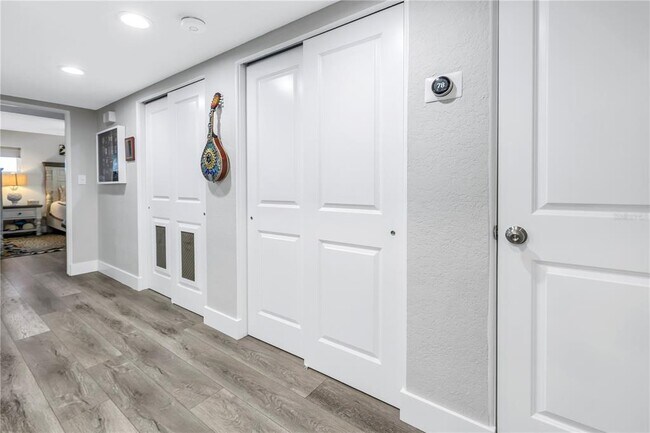 Building Photo - 800 Madonna Blvd