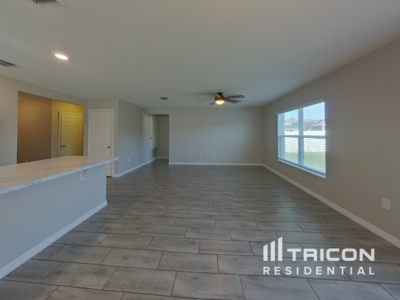 Building Photo - 3252 Eagle Hammock Cir