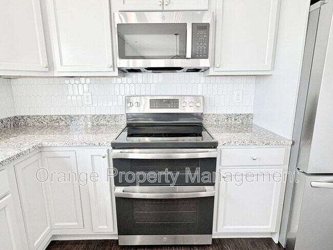 Building Photo - 211 Crooked Cedar Way