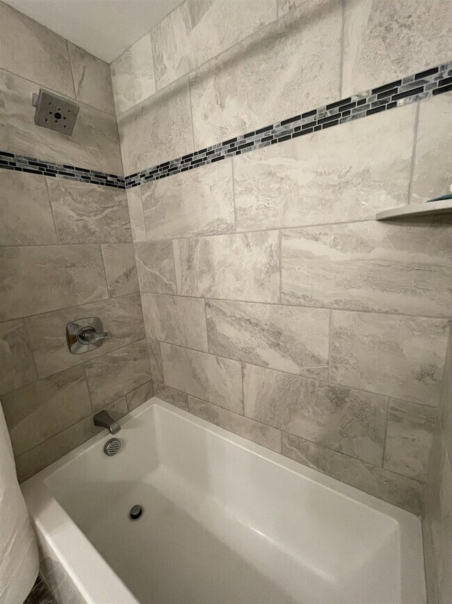 Building Photo - 144 Bayou Rd