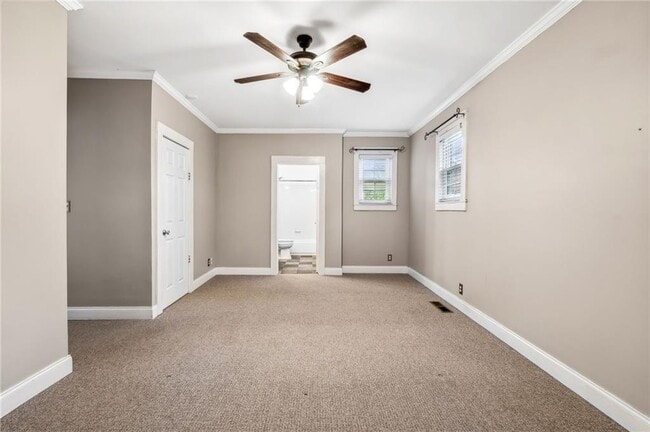 Building Photo - 976 Hall Pl NW