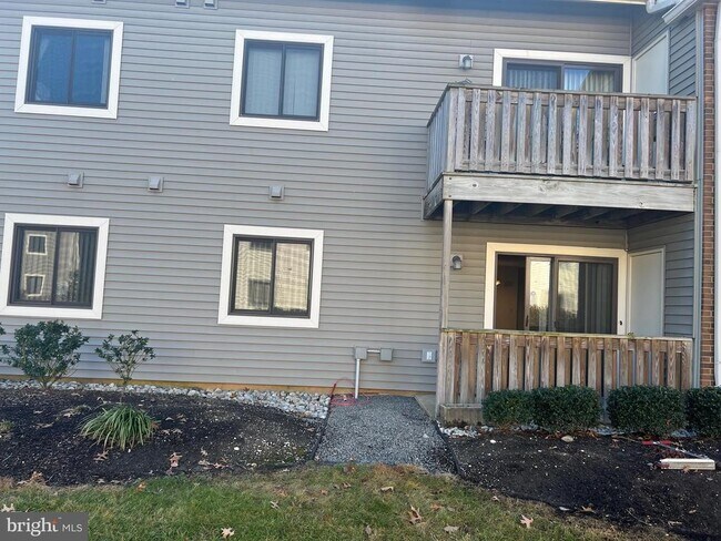 Building Photo - 1019 Ravens Crest Dr