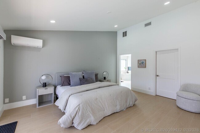 Building Photo - 2281 Seaford Dr