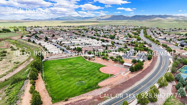 Building Photo - 946 N Diaz St