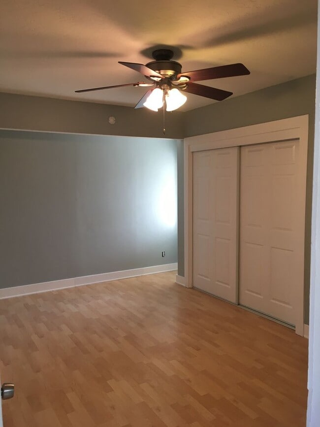 Building Photo - Coming Soon!!! DO NOT DISTURB TENANTS - Available mid May 2026 -