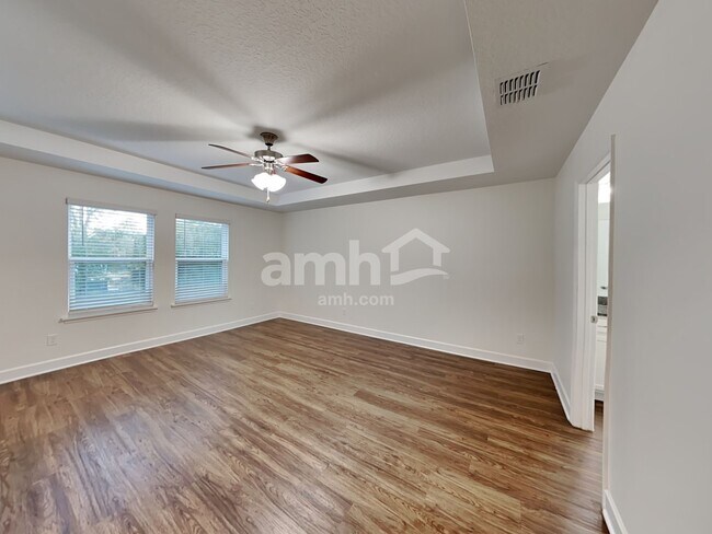 Building Photo - 221 Crestrun Loop