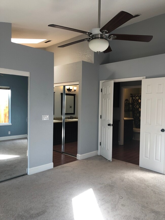 Building Photo - 3 BED 2 BATH HOME W/ UPGRADES ON CUL-DE-SAC