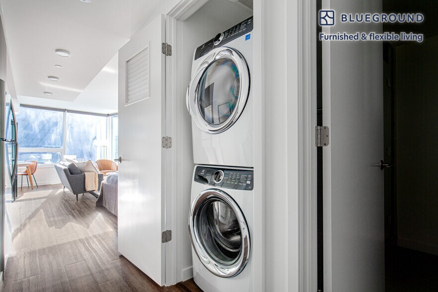 Building Photo - 2116 4th Ave