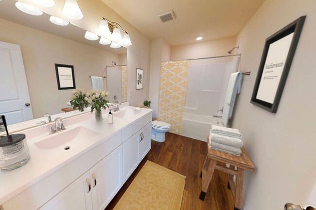 Building Photo - Wren | 3 Bed 2.5 Bath | Garage | 1729 sf | $2831 - $3114 | 8, 9, 10, 12, 14, and 15 month lease t...