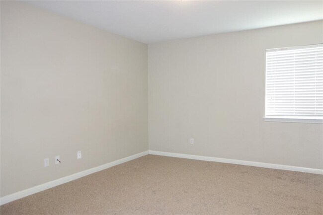 Building Photo - 108 Lavaca Loop