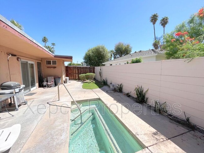 Primary Photo - 333 E Ramon Rd