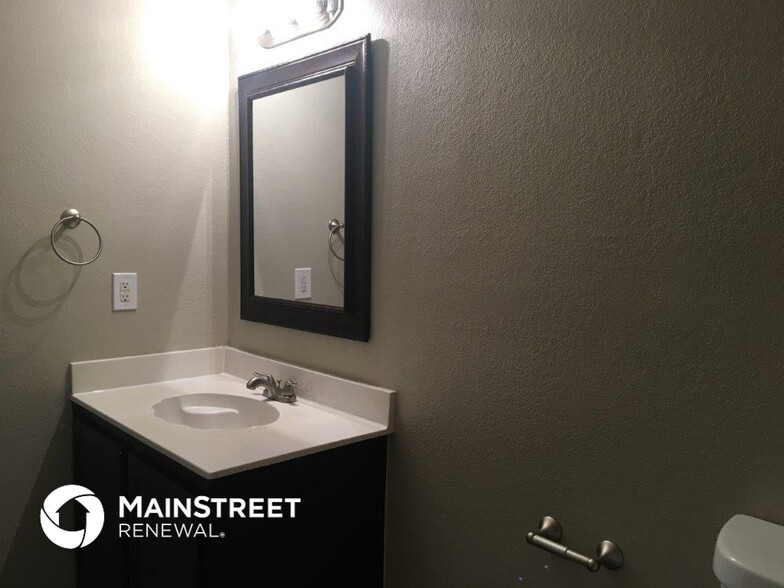 Building Photo - 3563 Saguaro Dr