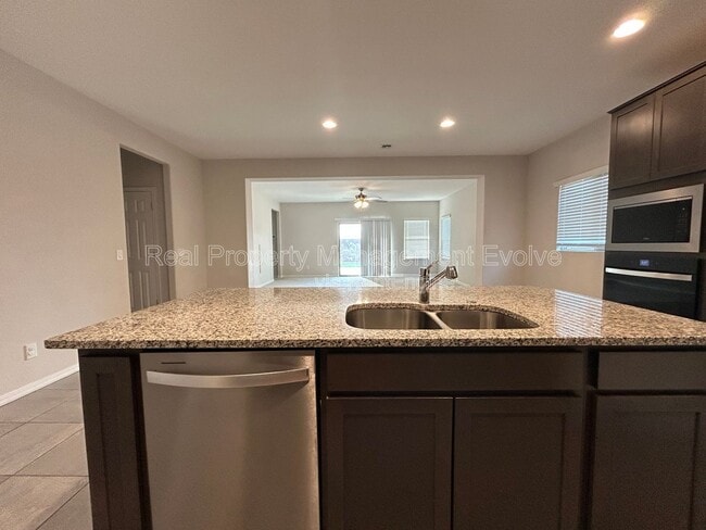 Building Photo - 17655 W Pueblo Ave