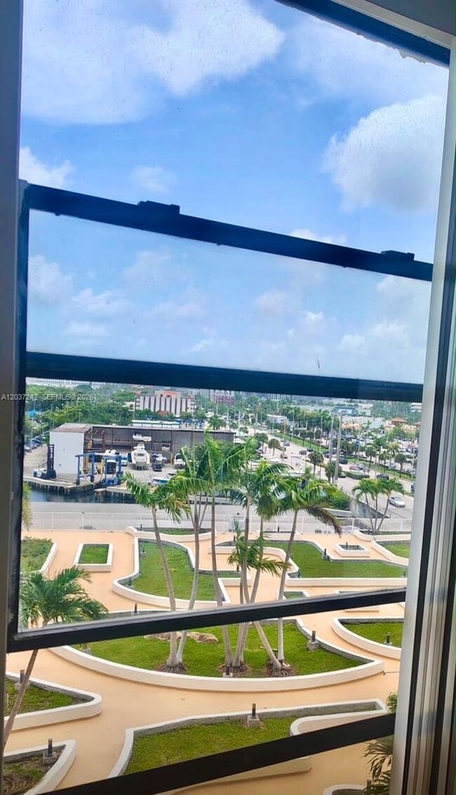 Building Photo - 13499 Biscayne Blvd