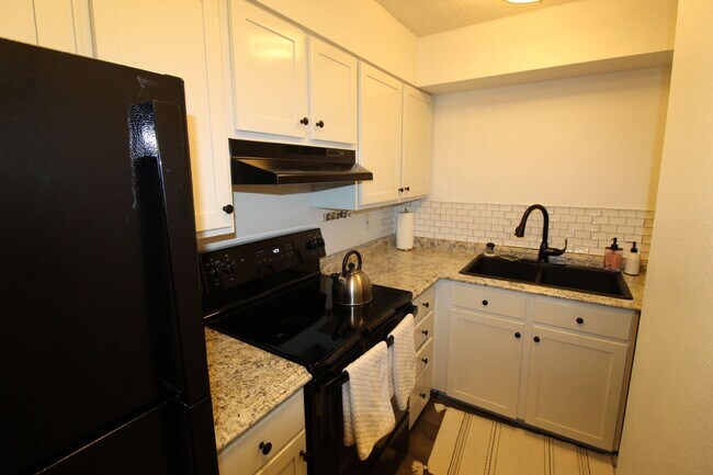 Building Photo - Great Condo in Fort Collins